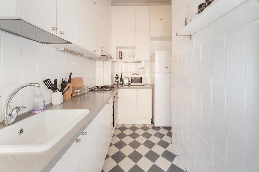 Charming 2Bd Apt W/ Balcony By Sea N' Rent Τελ Αβίβ Δωμάτιο φωτογραφία